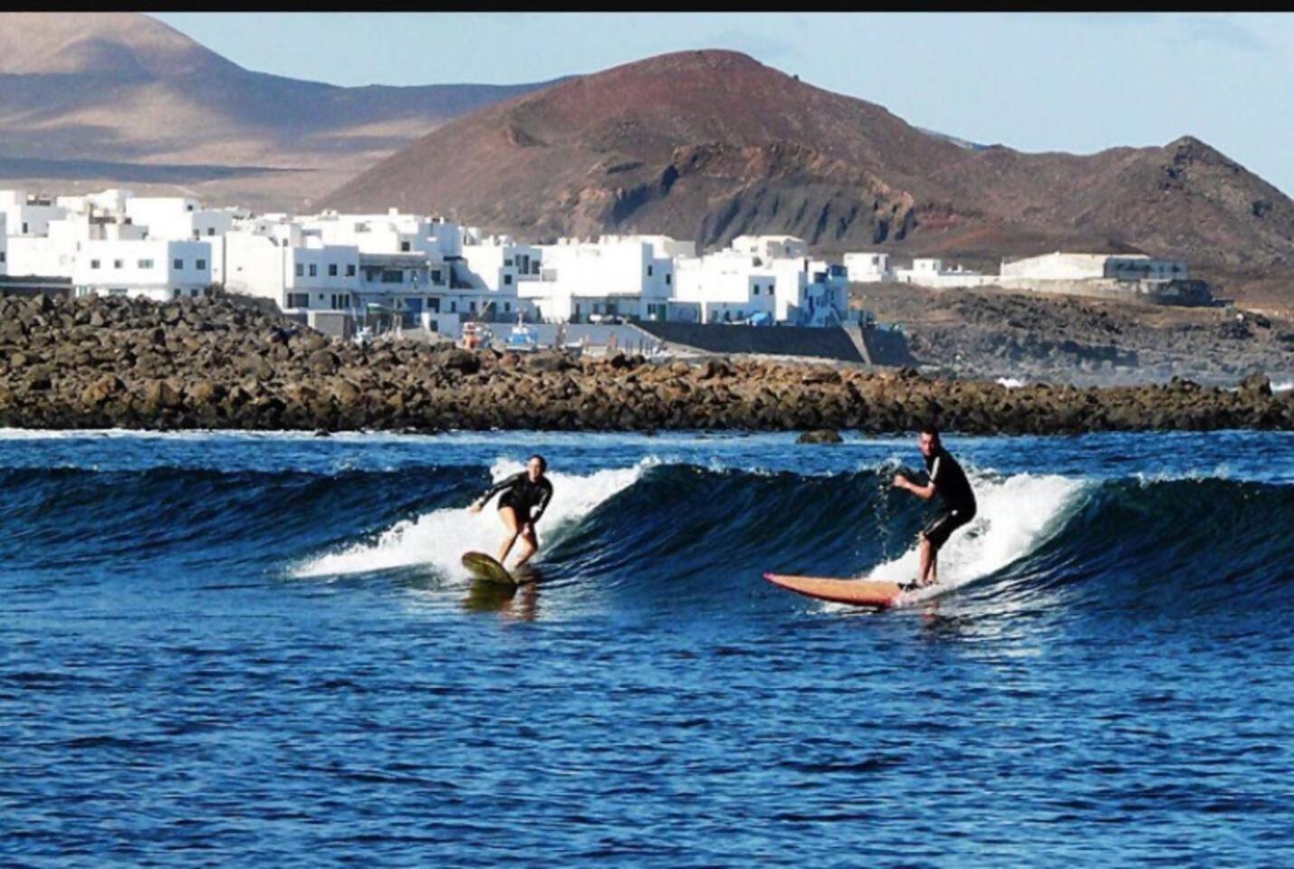 דירות Famara Surf Wifi מראה חיצוני תמונה